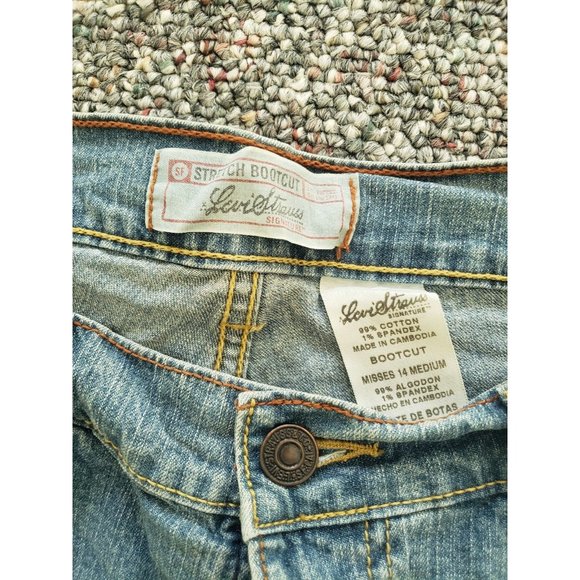 00s Levi's Bootcut Jeans - Picture 5 of 5